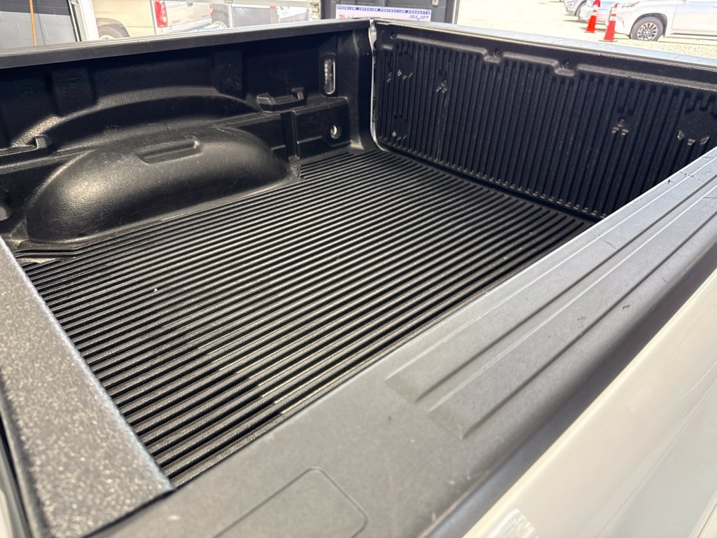 Used 2026 RAM 1500 Laramie AWD/4WD image 12