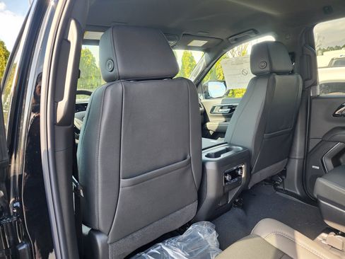 New 2026 Chevrolet Suburban LT image 15