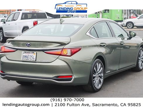 Used 2019 Lexus ES 300h image 4