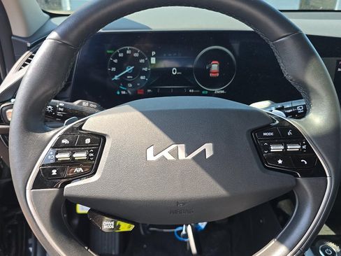 Certified 2023 Kia Niro Wind w/ Wind Preserve Package FWD image 13