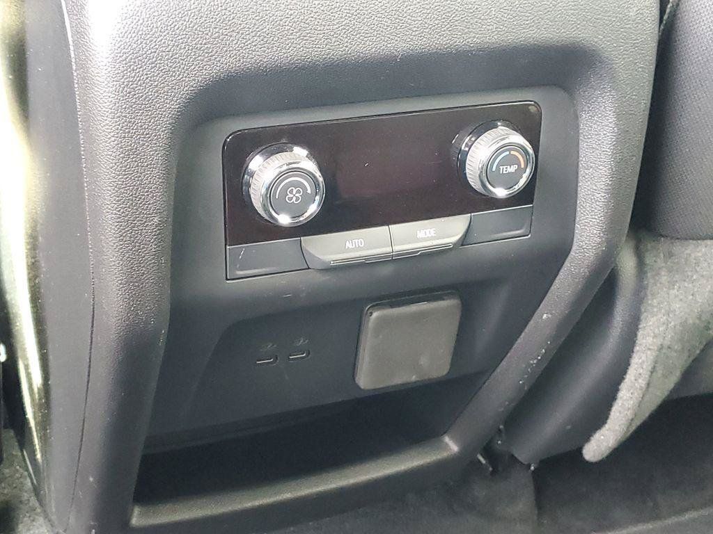Used 2024 Chevrolet Traverse LT w/ LPO, Floor Liner Package AWD/4WD image 27