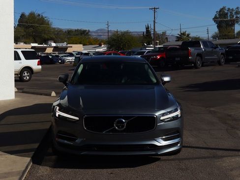 Used 2018 Volvo S90 T8 Momentum w/ Convenience Package image 16