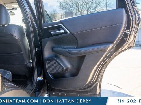 Used 2024 Mitsubishi Outlander SE Black Edition image 21