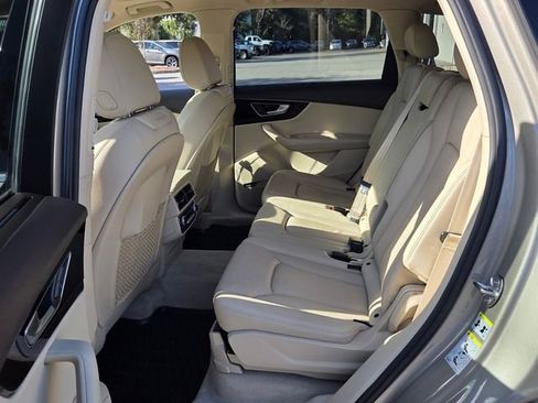 Used 2017 Audi Q7 3.0T Prestige image 10
