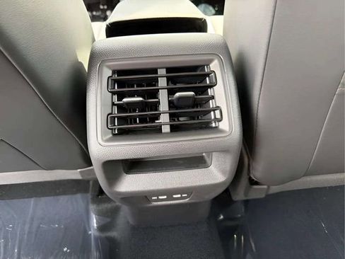 New 2026 Volkswagen Tiguan SE AWD/4WD image 6