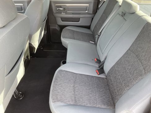 Certified 2020 RAM 1500 Classic SLT w/ Luxury Group image 16