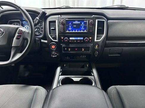 Used 2019 Nissan Titan SL image 13