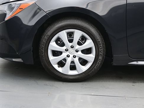 Used 2022 Toyota Corolla LE FWD image 9