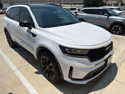 Certified 2022 Kia Sorento SX FWD image 3