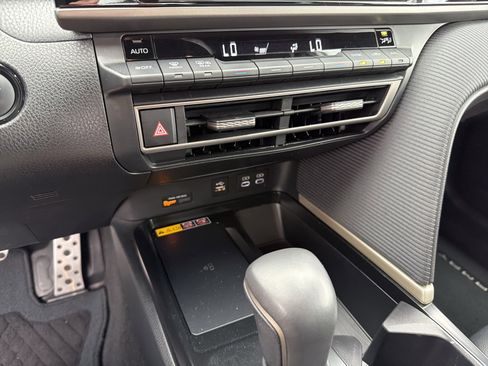 Certified 2025 Toyota Camry SE w/ Convenience Package image 6