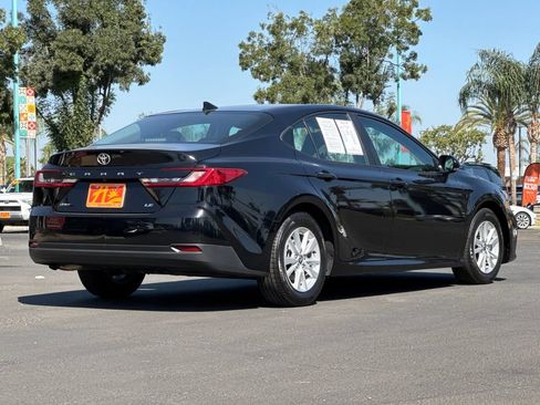 Used 2025 Toyota Camry LE FWD image 5