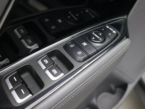 Used 2018 Kia Niro EX w/ EX Premium Package FWD image 14