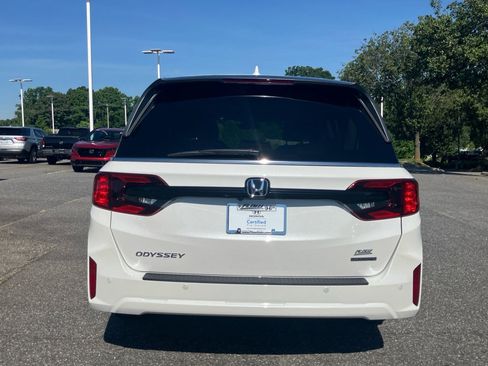 Certified 2026 Honda Odyssey Touring image 14