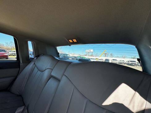 Used 1997 Lincoln Town Car Executive image 30