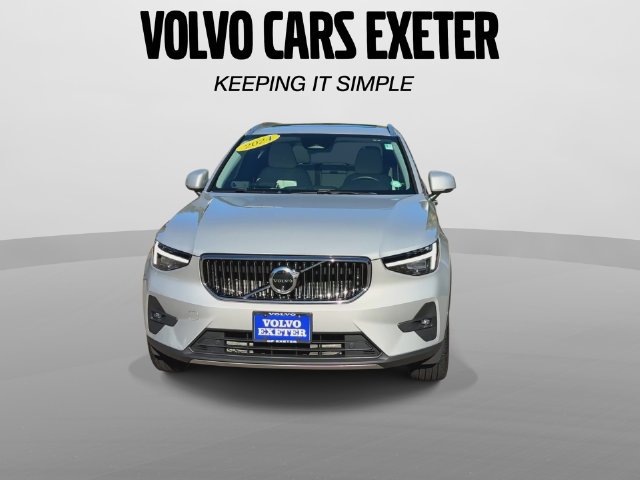 Certified 2024 Volvo XC40 B5 Ultimate w/ Climate Package AWD/4WD image 3