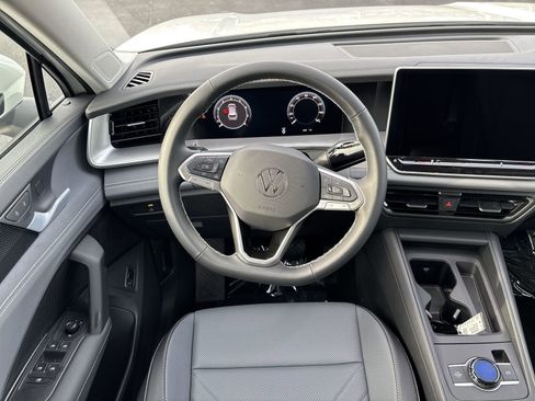 New 2026 Volkswagen Tiguan SE AWD/4WD image 15