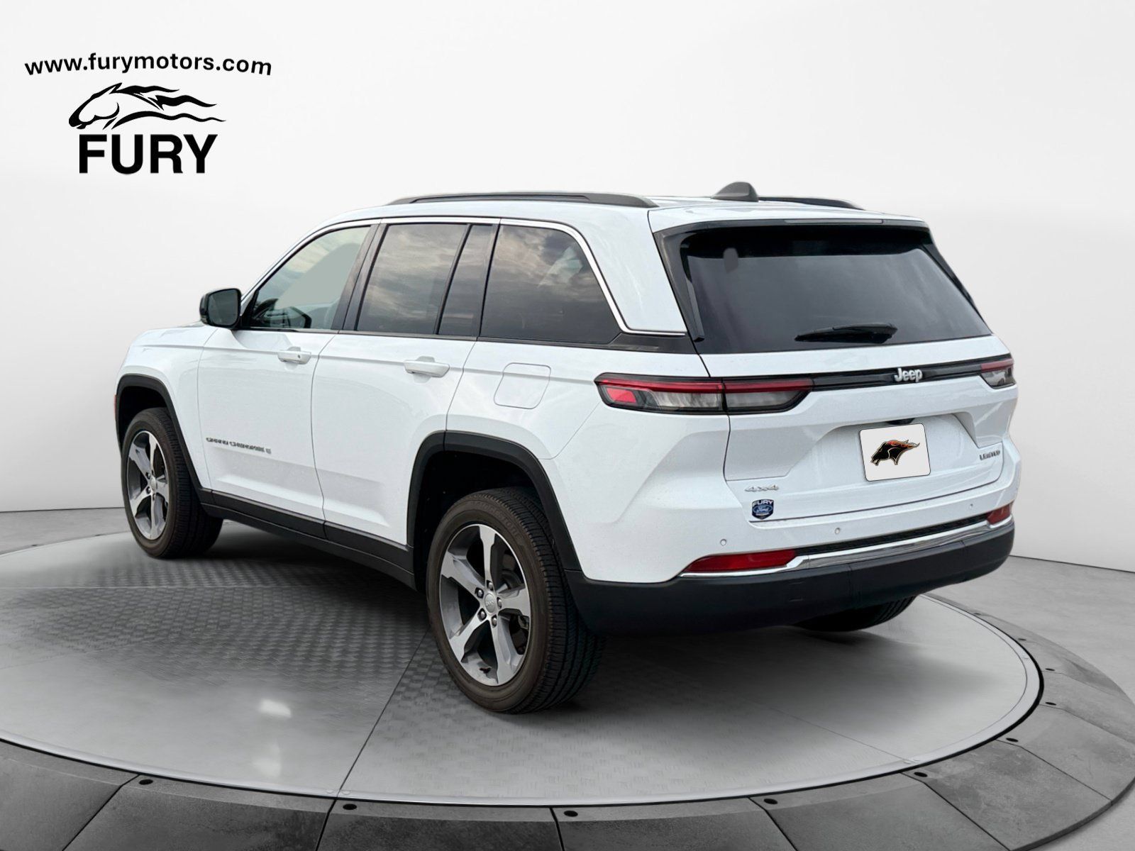 Used 2024 Jeep Grand Cherokee Limited AWD/4WD image 6