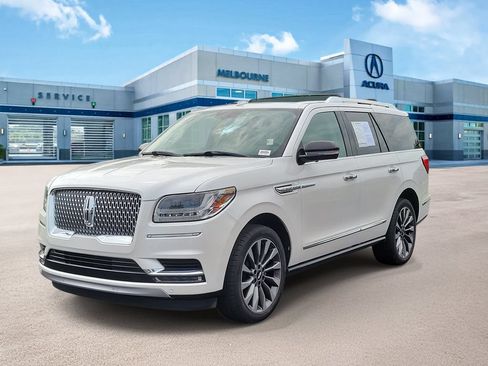Used 2018 Lincoln Navigator Select w/ Cargo Package RWD image 3