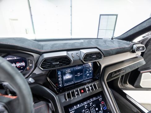 Used 2023 Lamborghini Urus Performante image 53