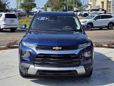 Used 2022 Chevrolet TrailBlazer LT FWD image 2