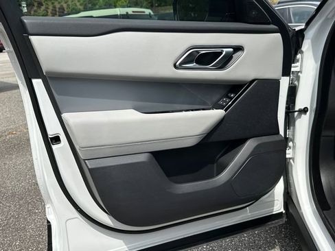 Used 2025 Land Rover Range Rover Velar S AWD/4WD image 10