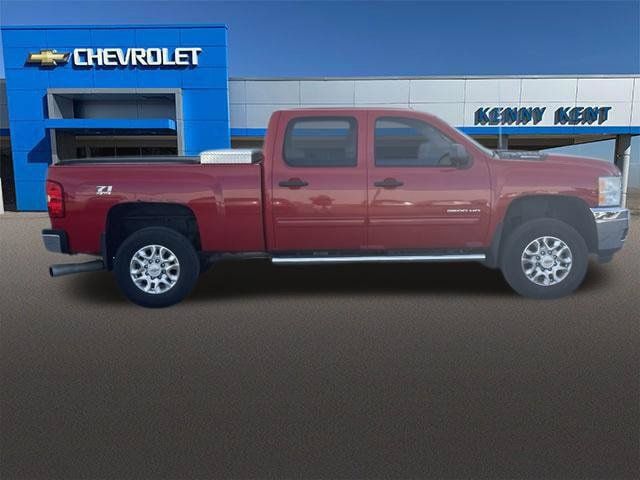 Used 2011 Chevrolet Silverado 2500 LT w/ Interior Plus Package AWD/4WD image 2
