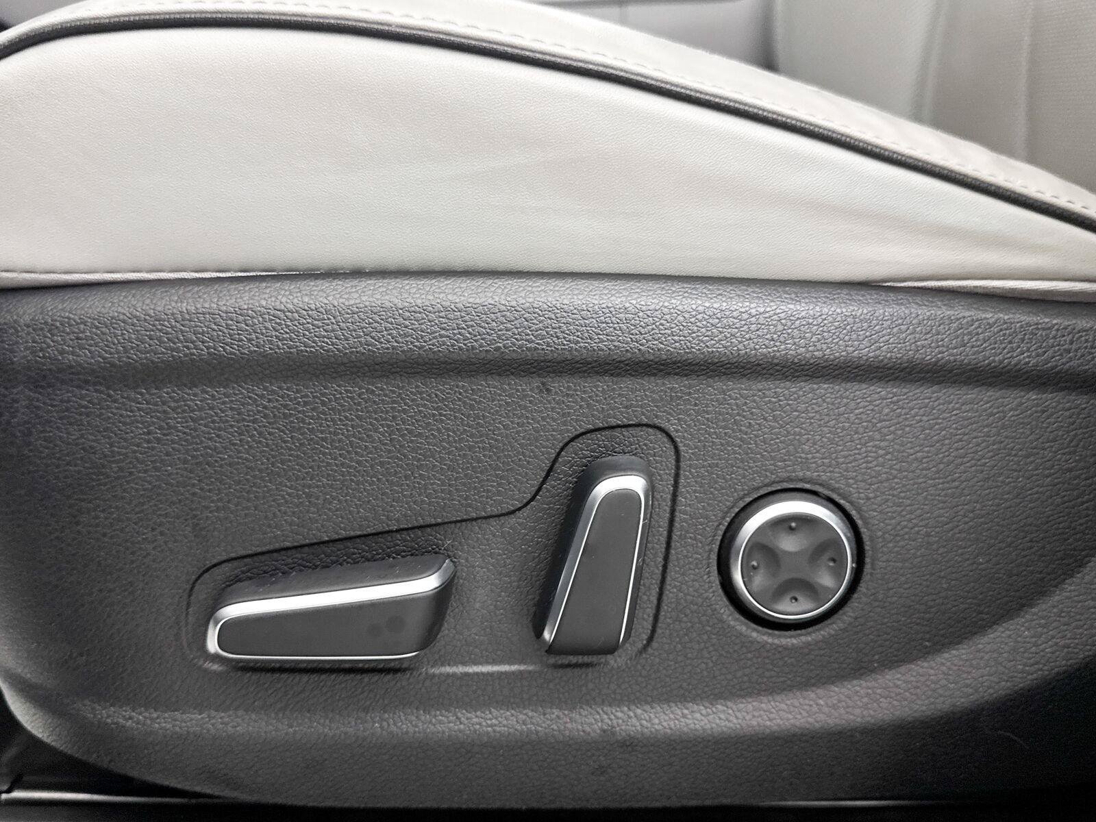 Used 2024 Hyundai Palisade SEL w/ Premium Package FWD image 31