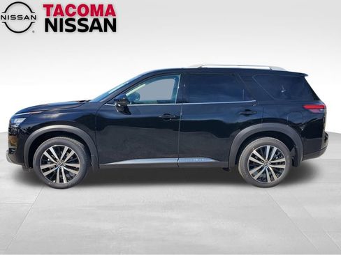 New 2025 Nissan Pathfinder Platinum image 2