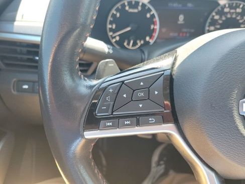 Used 2024 Nissan Altima 2.5 SR FWD image 12