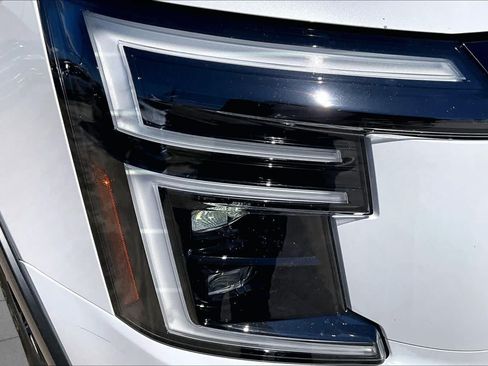 Certified 2025 Nissan Armada PRO-4X AWD/4WD image 28