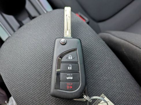 Certified 2022 Toyota Corolla LE image 28