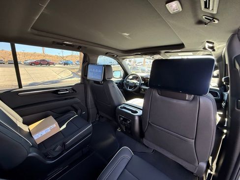 New 2026 Chevrolet Suburban Premier image 20