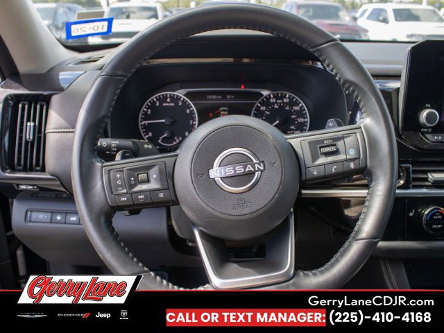 Used 2025 Nissan Pathfinder SV FWD image 8