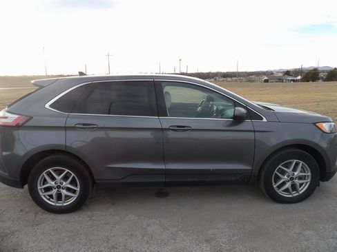Used 2022 Ford Edge SEL image 5