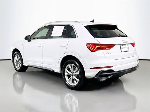 Used 2024 Audi Q3 2.0T Premium w/ Convenience Package image 5