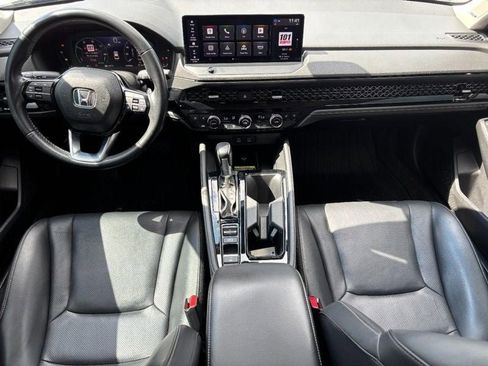 Used 2023 Honda Accord Touring image 11