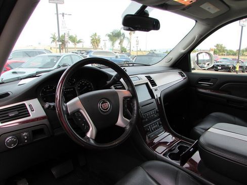 Used 2008 Cadillac Escalade AWD image 9