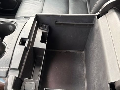 Used 2018 Chevrolet Suburban LT w/ Luxury Package image 30