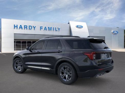 Used 2025 Ford Explorer Active w/ Active Comfort Package AWD/4WD image 4