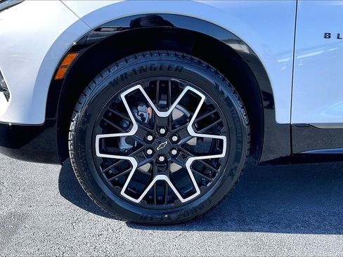 Certified 2023 Chevrolet Blazer RS FWD image 9