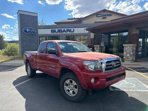 Used 2010 Toyota Tacoma 4x4 Access Cab V6 w/ TRD Off-Road Pkg image 2