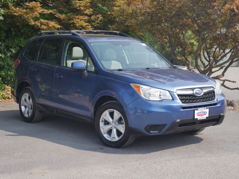 Used 2015 Subaru Forester 2.5i Premium w/ All-Weather Package AWD/4WD image 29
