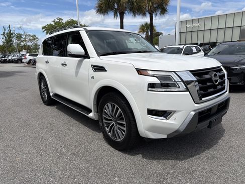 Used 2021 Nissan Armada SV w/ SV Appearance Package RWD image 12