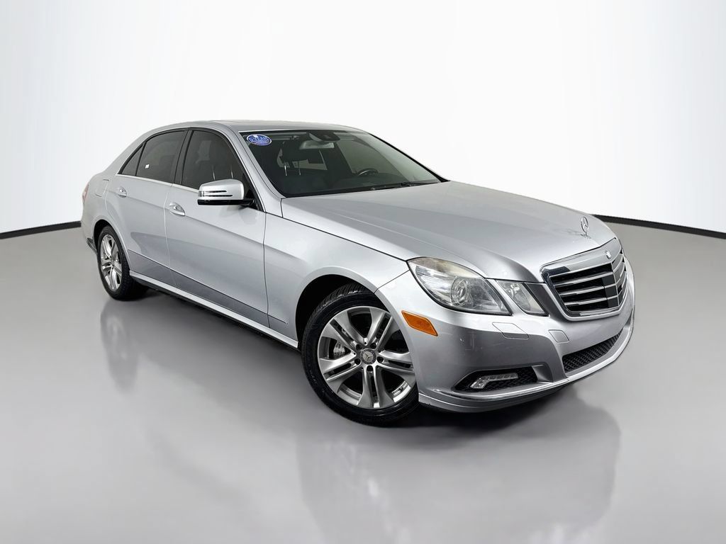 Used 2010 Mercedes-Benz E 550 Sedan image 3