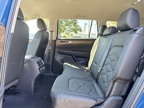 New 2026 Volkswagen Atlas SE image 14