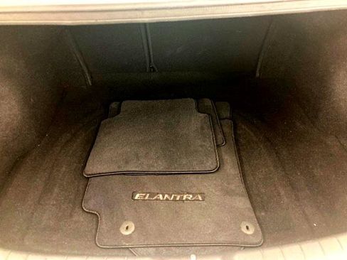 Used 2019 Hyundai Elantra SE w/ Cargo Package image 40