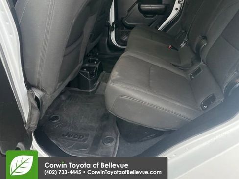 Used 2022 Jeep Gladiator Willys image 17