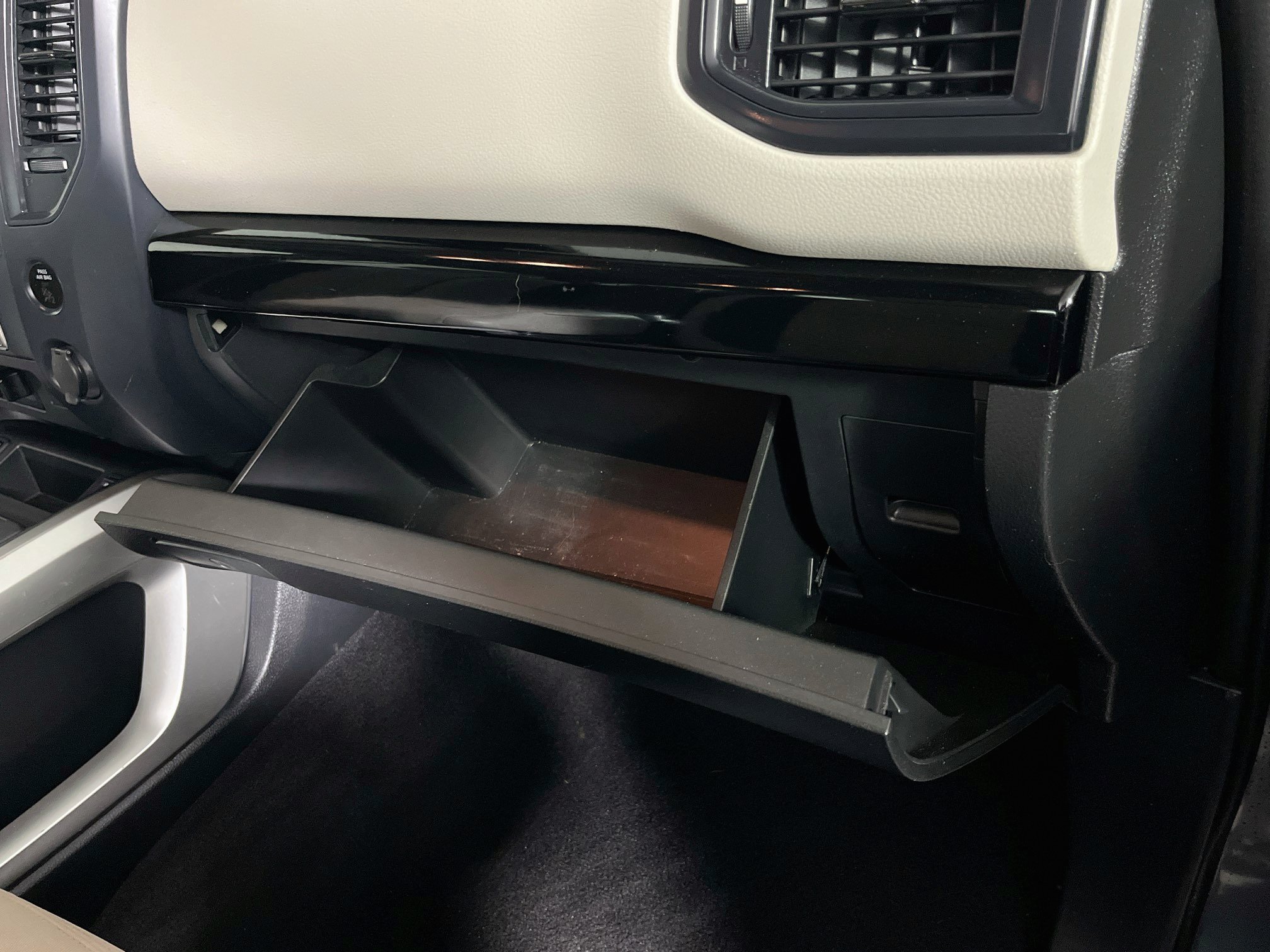 Used 2023 Nissan Titan SV w/ SV Convenience Package RWD image 32