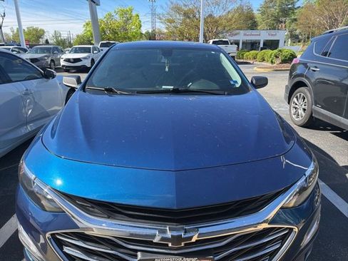 Used 2019 Chevrolet Malibu LS image 2