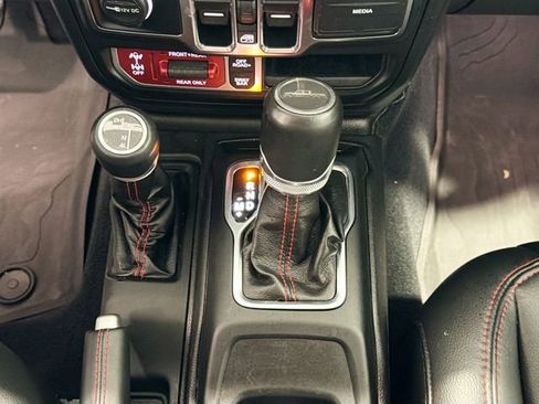 Used 2022 Jeep Gladiator Rubicon w/ LED Lighting Group image 16